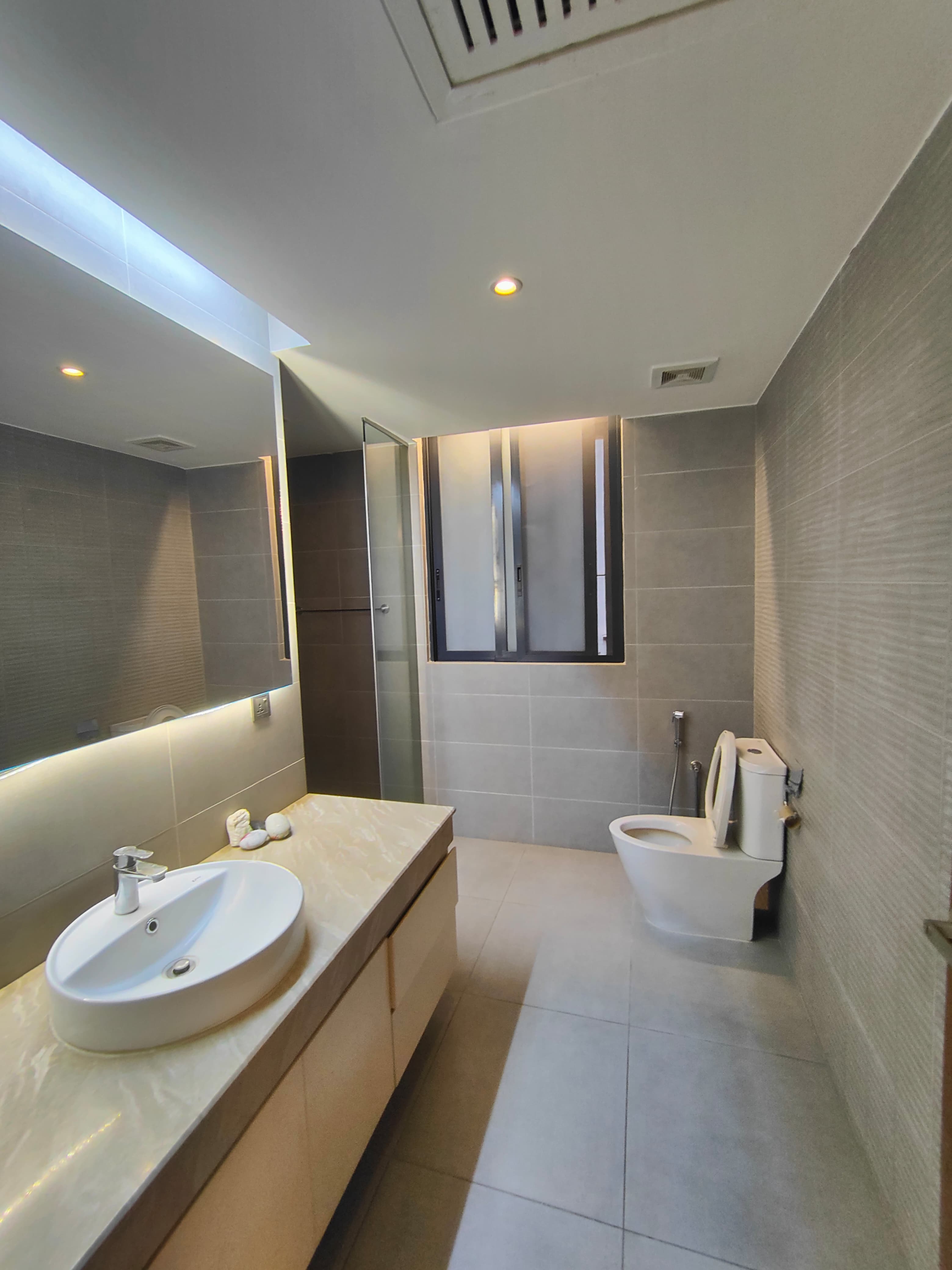 Luxury 8,875 Sq Ft Single-Unit Residence for Rent in North Gulshan.