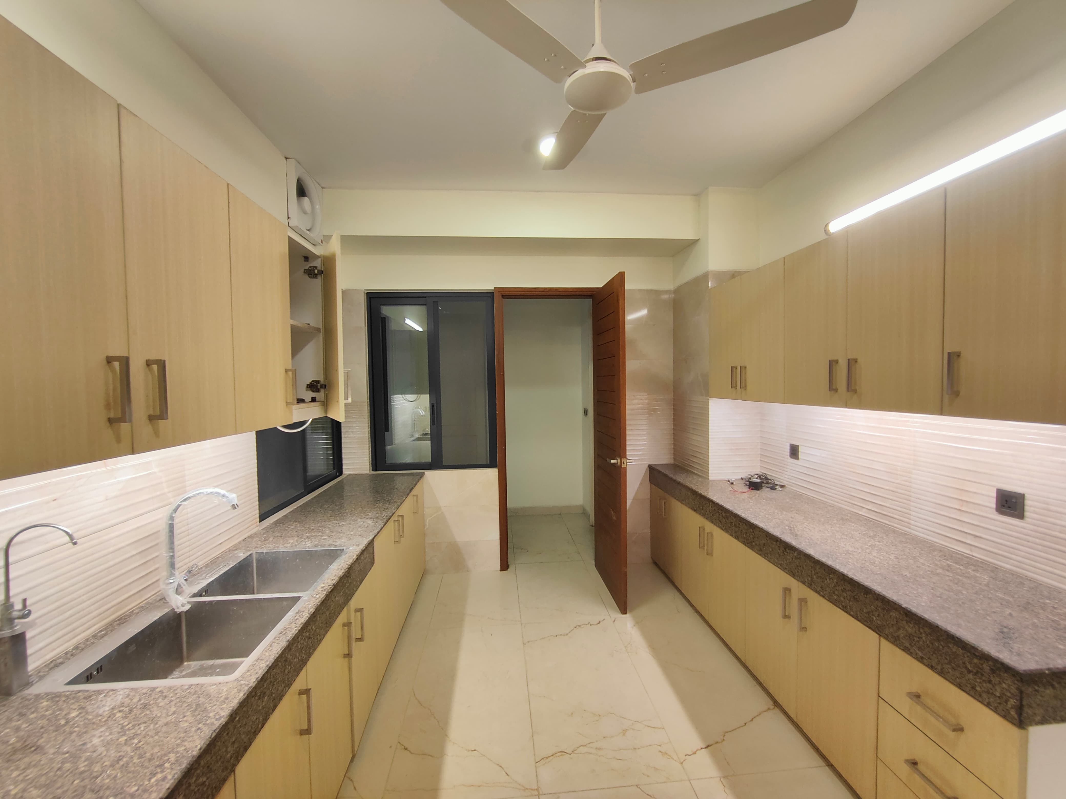 Luxury 8,875 Sq Ft Single-Unit Residence for Rent in North Gulshan.