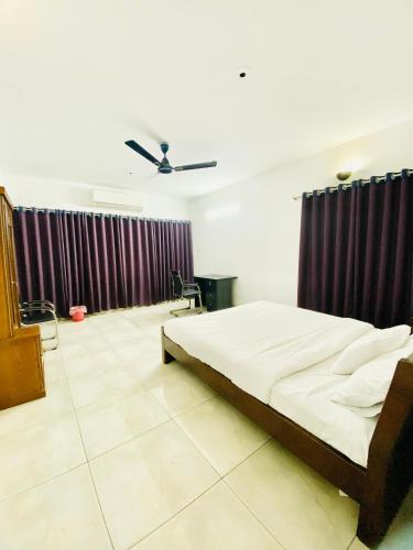 Spacious 3,200 Sq Ft 3-Bedroom Apartment for Rent in Gulshan 2