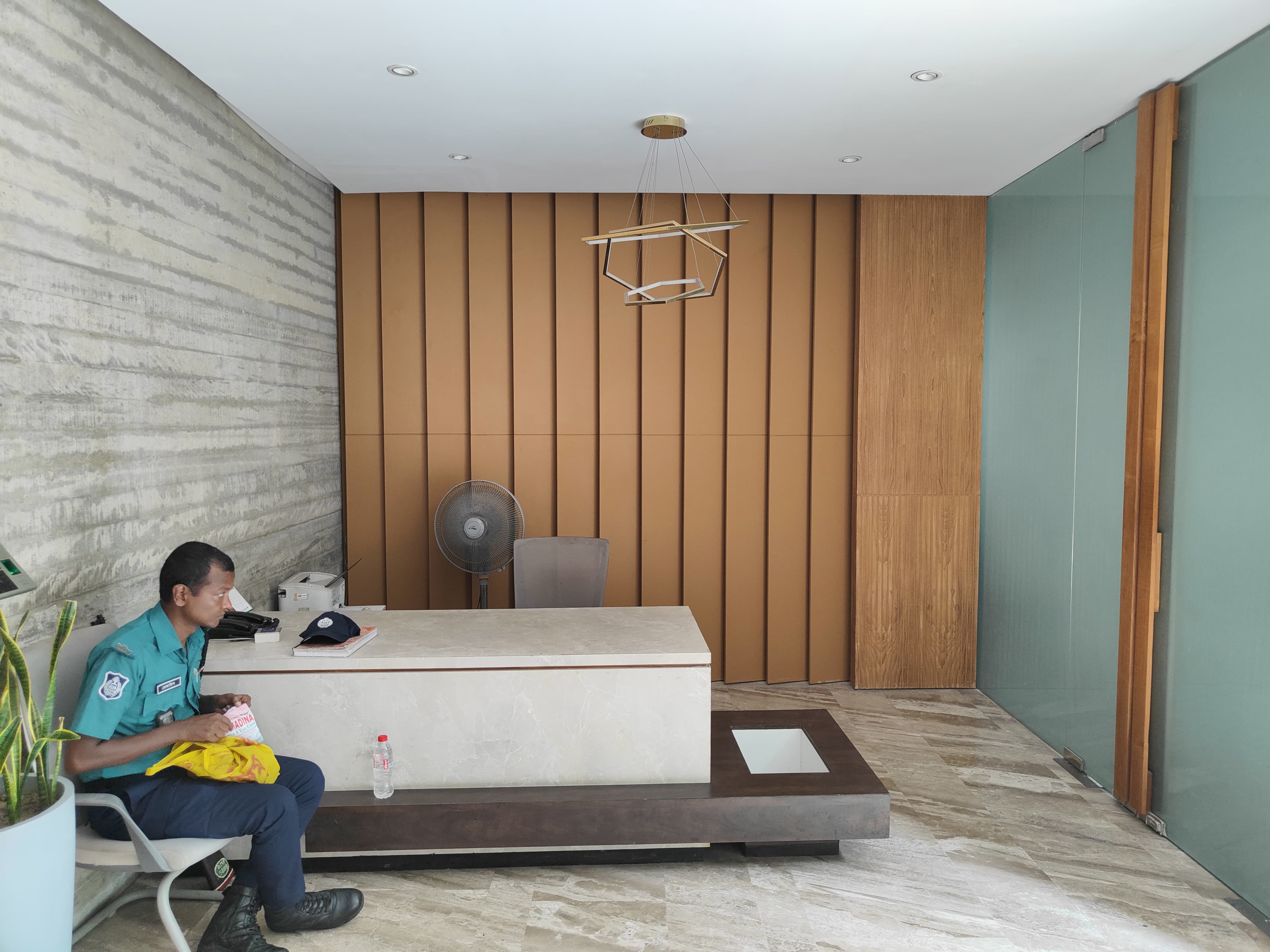 Luxurious 5,000 Sq Ft Semi-Furnished Modern Apartment for Rent in Gulshan North