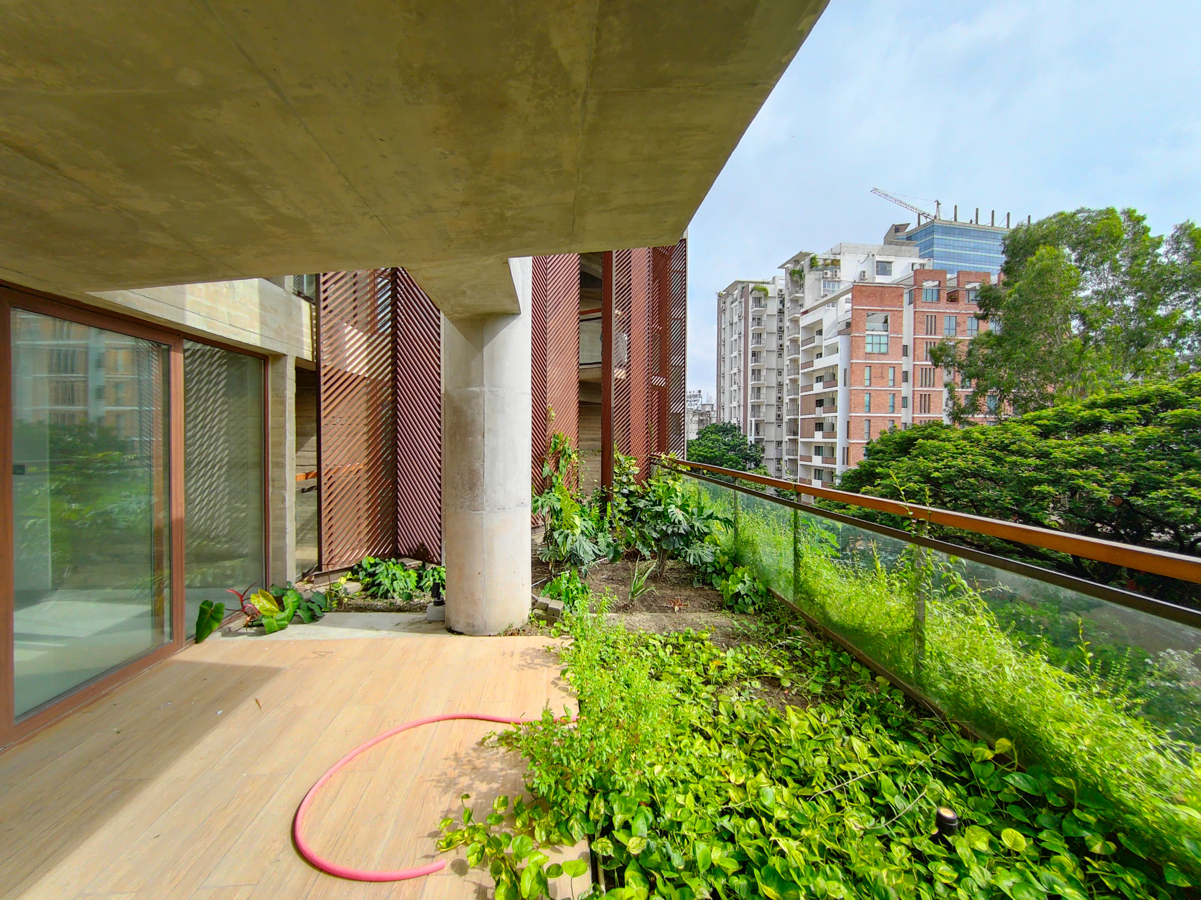 Luxurious 5,000 Sq Ft Semi-Furnished Modern Apartment for Rent in Gulshan North