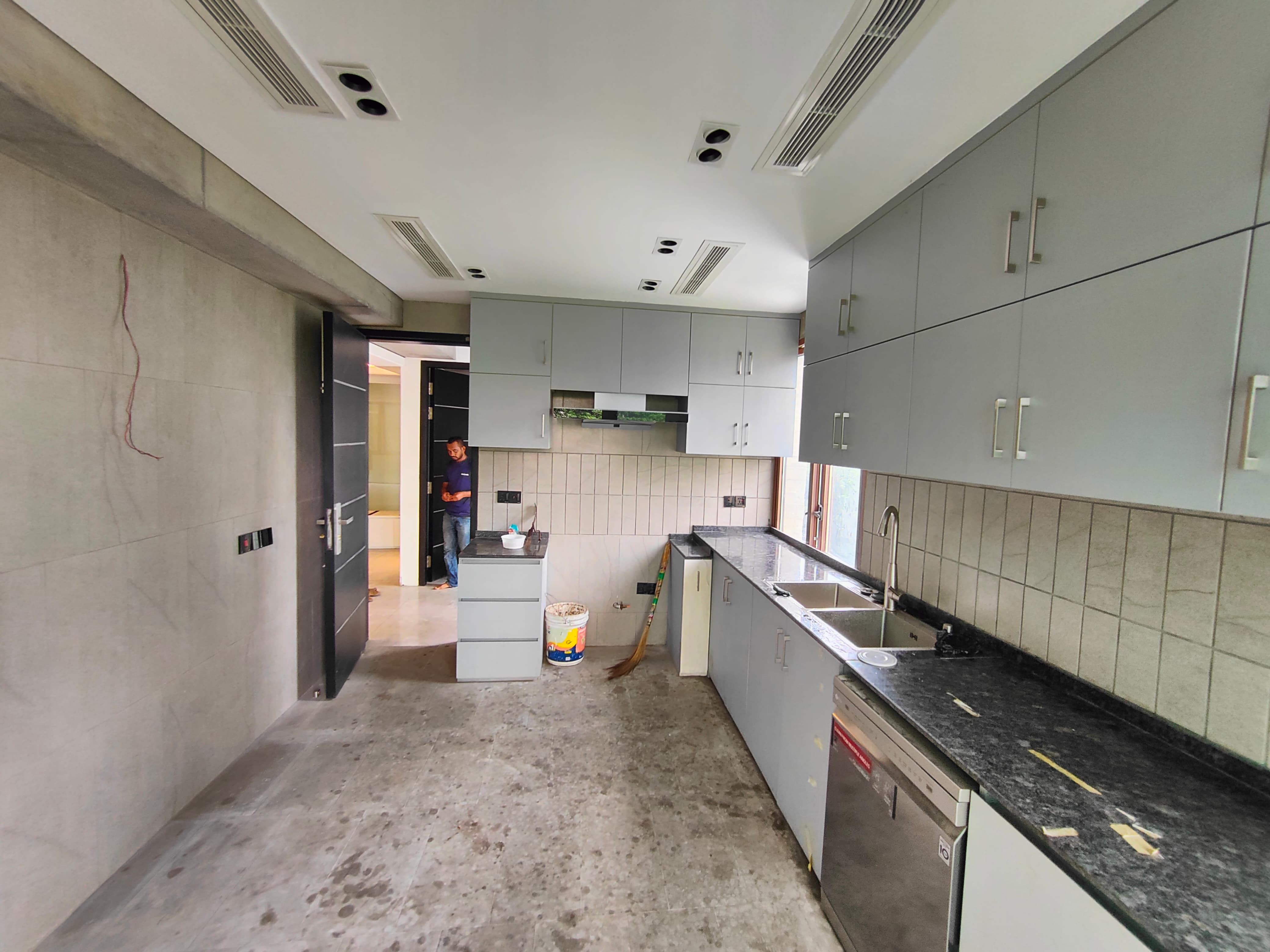 Luxurious 5,000 Sq Ft Semi-Furnished Modern Apartment for Rent in Gulshan North
