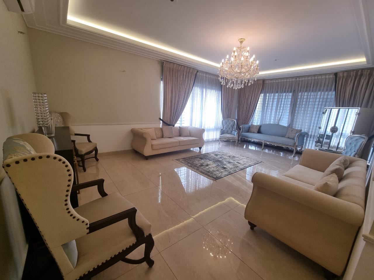 Luxurious 4,900 Sq Ft 4-Bedroom Apartment for Rent in Gulshan 2